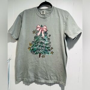 Comfort Colors Holiday Tee with Pink and Green Tree